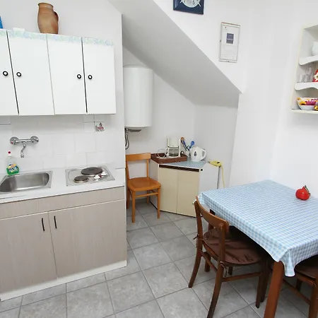 Rosanna Apartment *